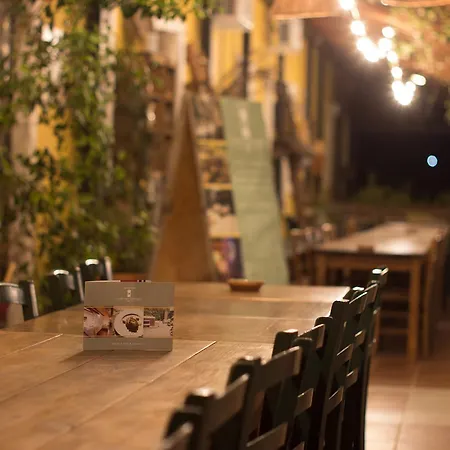 مزرعة للإقامة Casale Torre San Magno كوراتو